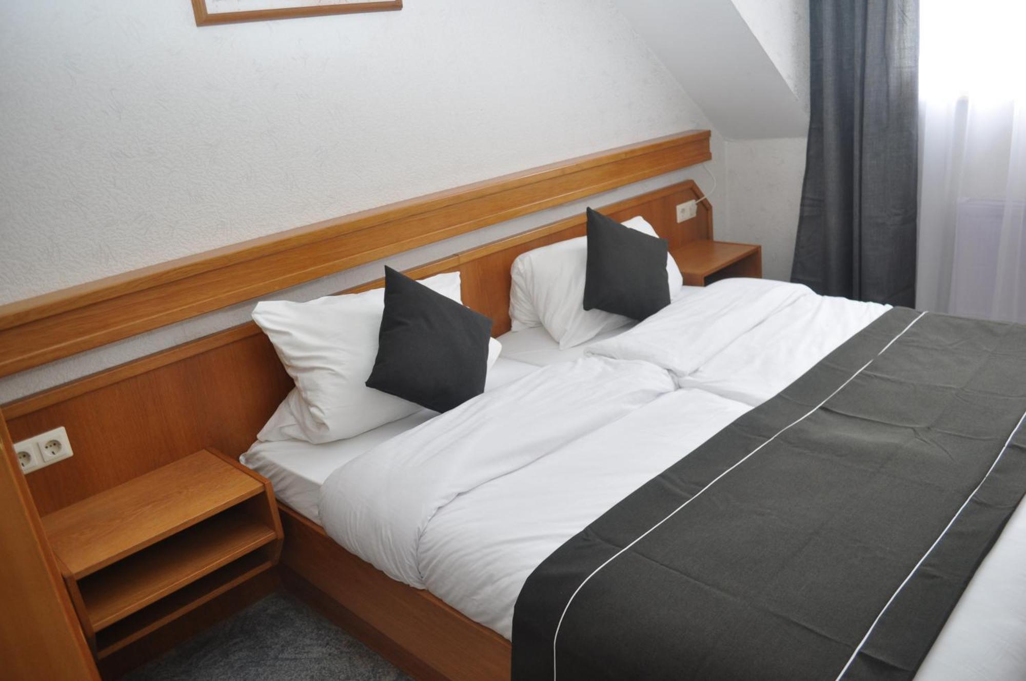 Hotel Kuehns Muehle Oestrich-Winkel Esterno foto